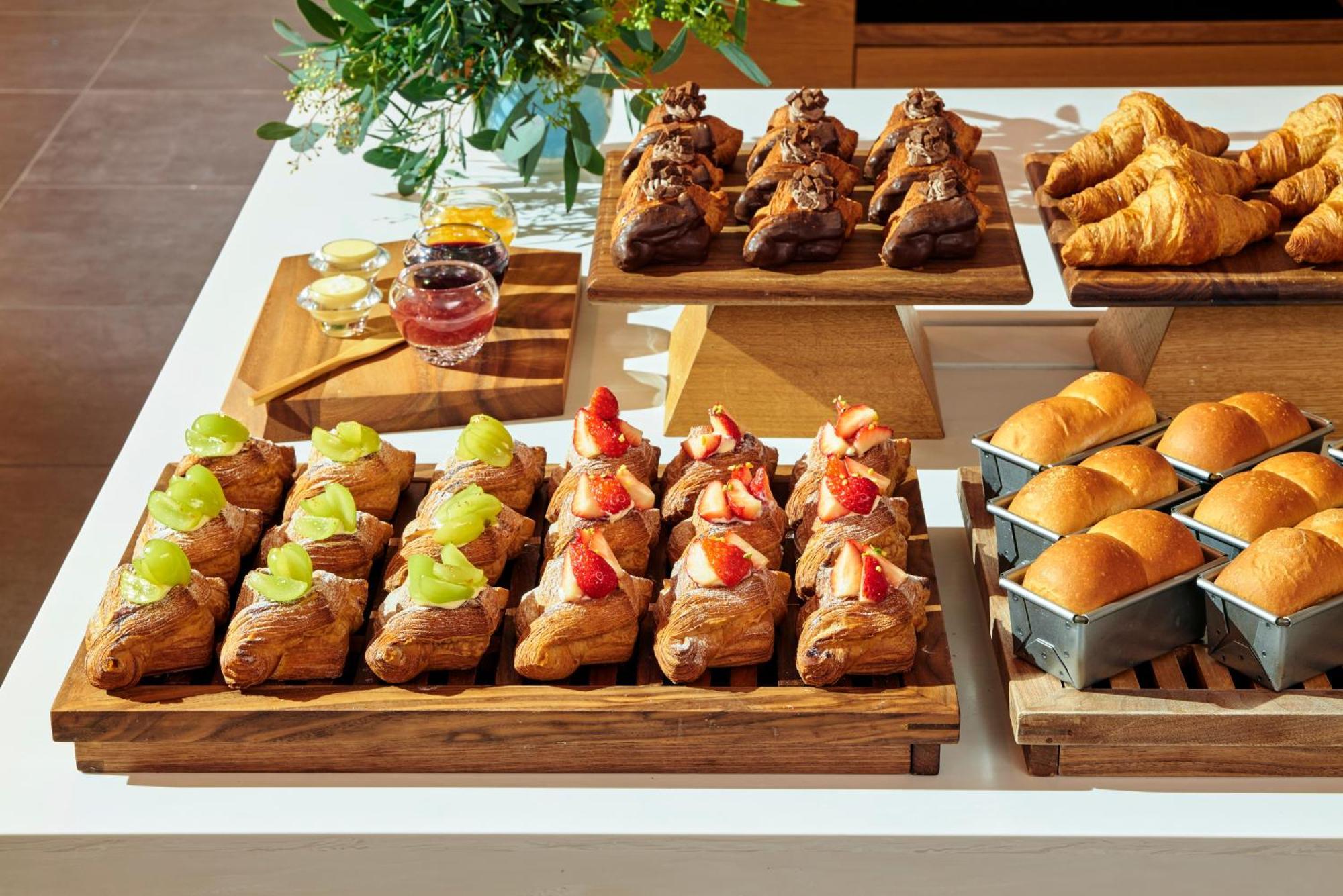 Omo7 Osaka By Hoshino Resorts Extérieur photo A selection of pastries